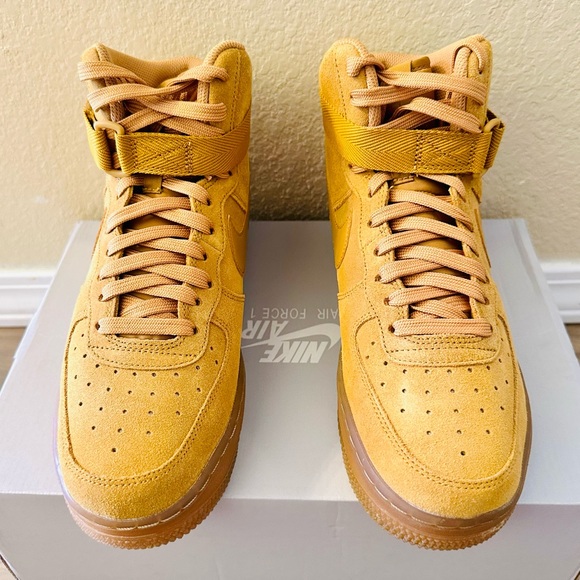 NEW IN BOX!! Unisex Nike Wheat Air Force 1 High LE GS Sneakers - Picture 8 of 11